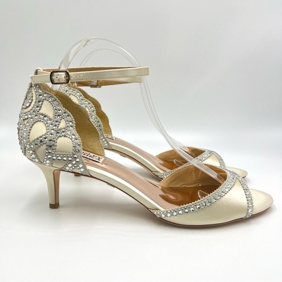 Badgley Mischka Size 10 Jeweled Ivory Satin Dress Sandals Heels Pumps Shoes - Picture 6 of 14